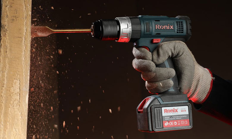 Der Akkuschalgbohrschrauber von Ronix