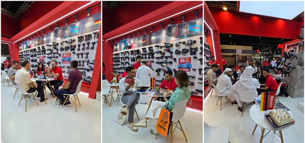 Besucher am Ronix-Stand im Dubai World Trade Centre auf der Big 5 Global 2025