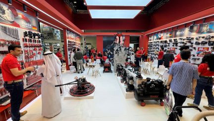 Der Ronix-Stand voller Besucher auf der Big 5 Global 2025 im Dubai World Trade Centre