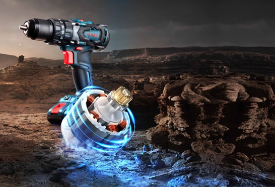 Bild einer Ronix‑Bohrmaschine und eines bürstenlosen Motors