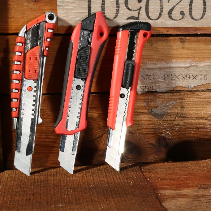 picture of 3 cutter knives