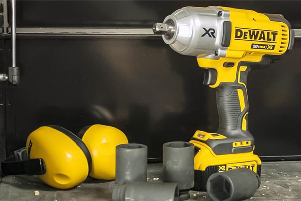 DEWALT-ronix