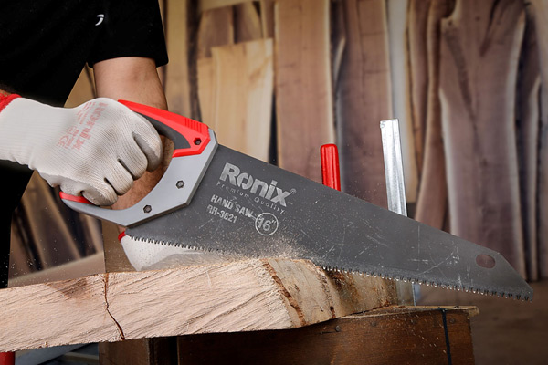 Handsaw’s brand name is unreadable