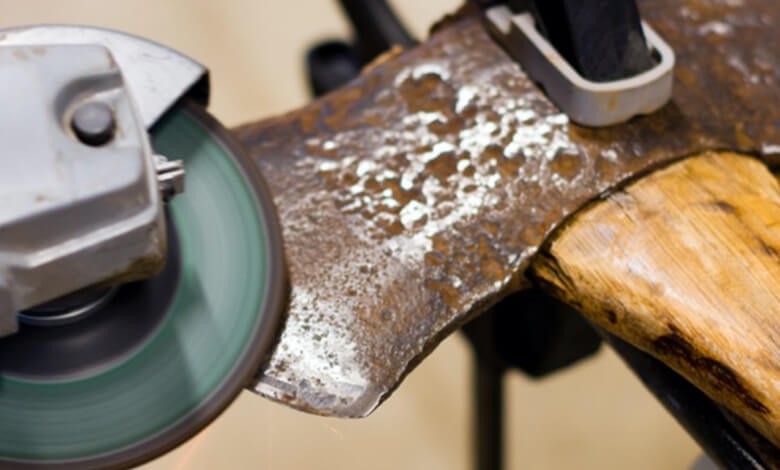 Sharpening cutting edges with angle grinder