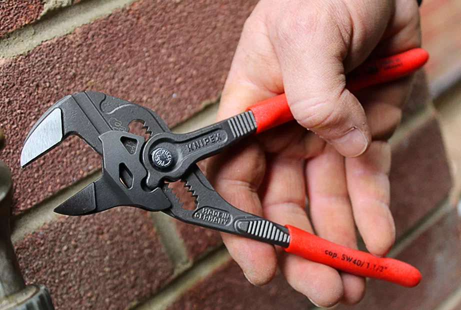 Knipex adjustable plier