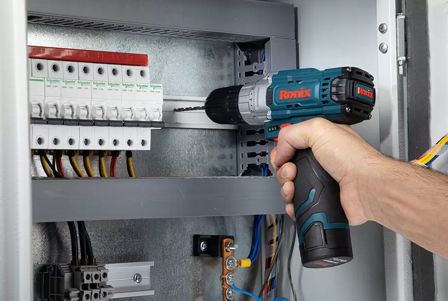 5 Top Power Tools for Electrician to Get Their Job Done Perfectly