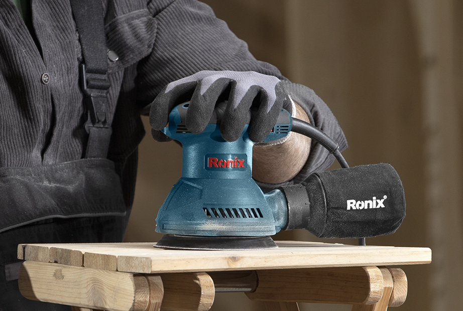 Using Ronix 6406 orbital sander on wood