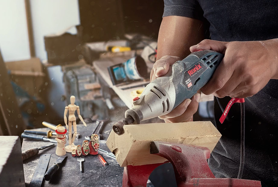 A rotary tool used for wood carving