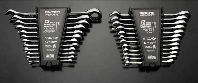 A set of ratcheting wrenches with metric and SAE sizes