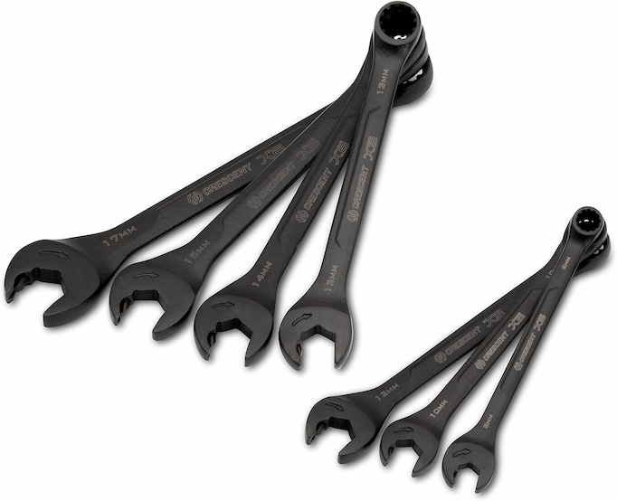  A set of ratcheting wrenches with ratcheting mechanism on both ends