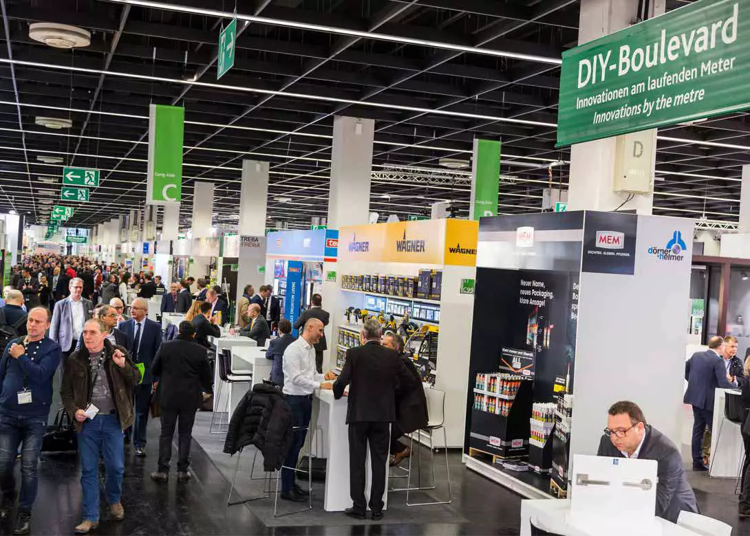 Stands and visitors in Eisenwarenmesse
