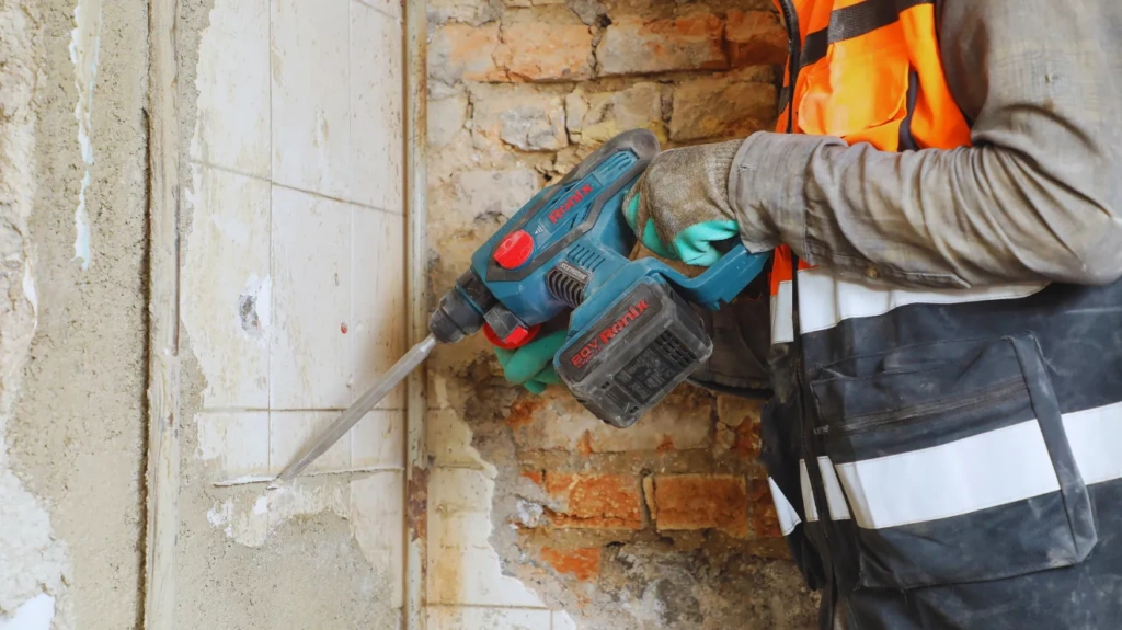 7 Qualities of the Best Rotary Hammer for Tile Removal