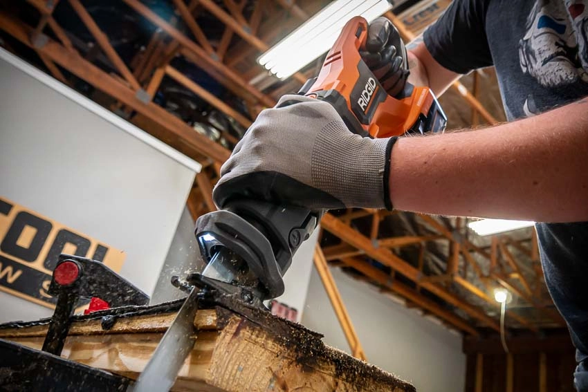 The best small cordless reciprocating saw