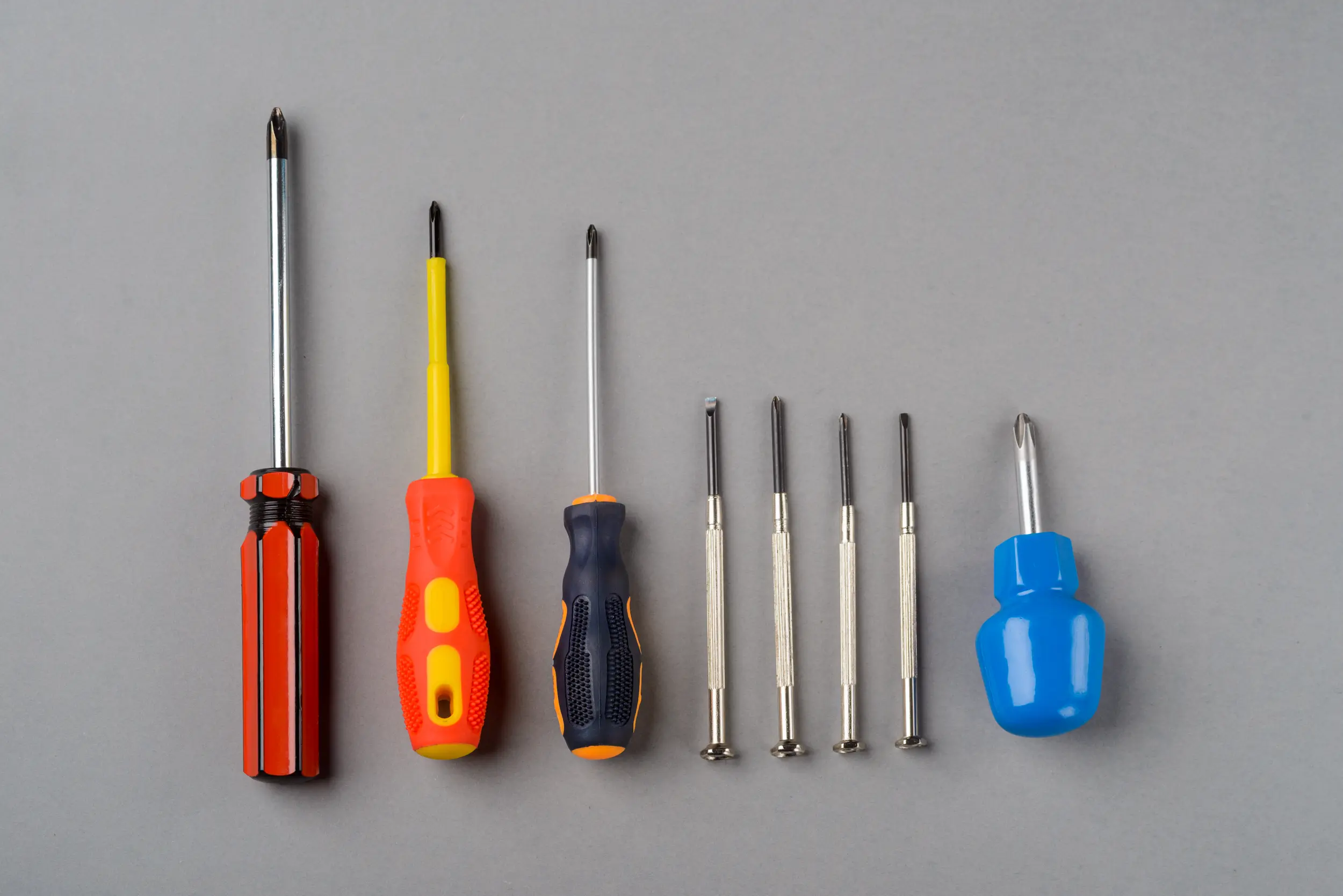 picture of different screwdrivers