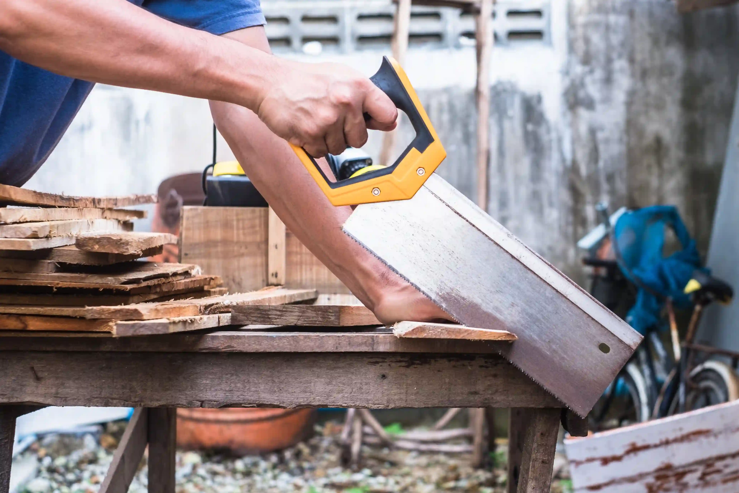 picture of a backsaw