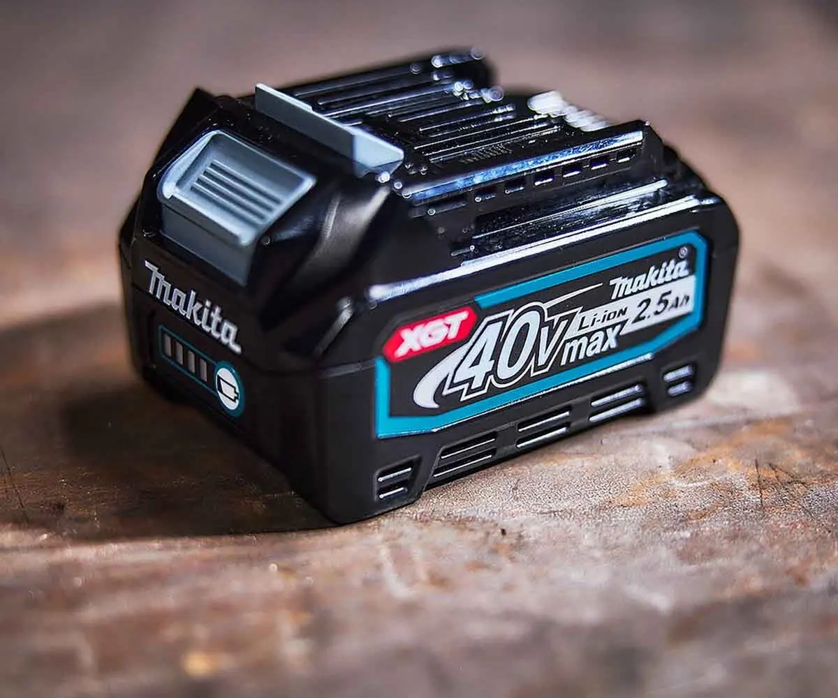 Makita 40v lithium-ion battery