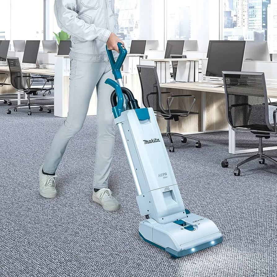 picture of Makita DVC560 cordless vacuum cleaner