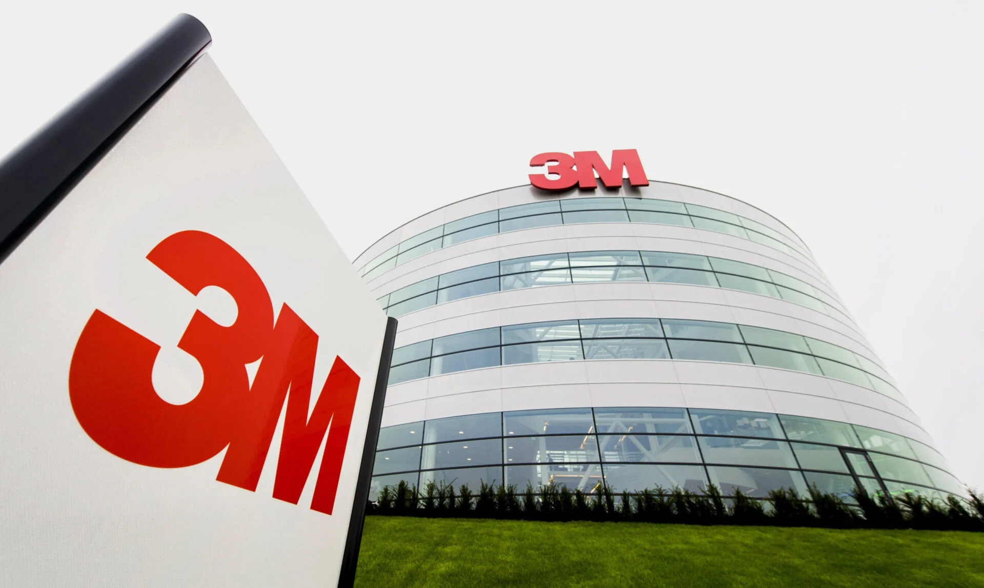 A photo of the building of the 3M company of PPE products, top ppe brand