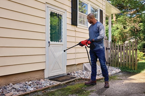 A picture of the craftsman's cordless pressure washer