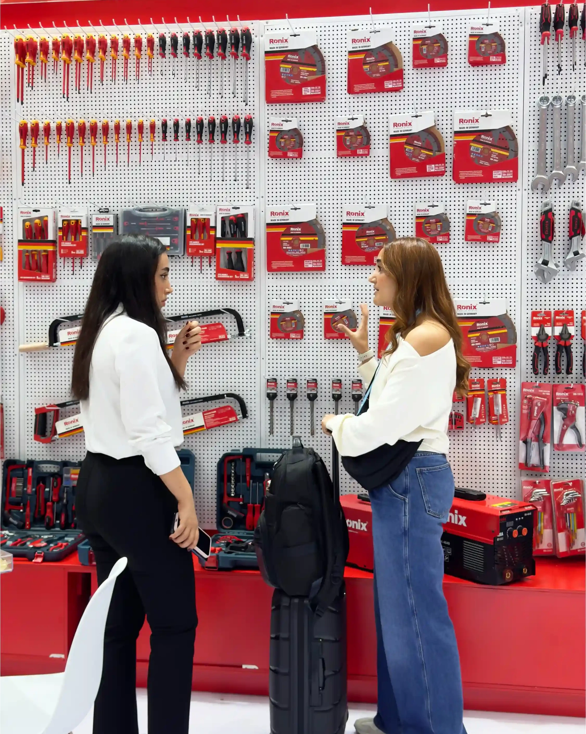 Ronix sales expert speaking with a visitor