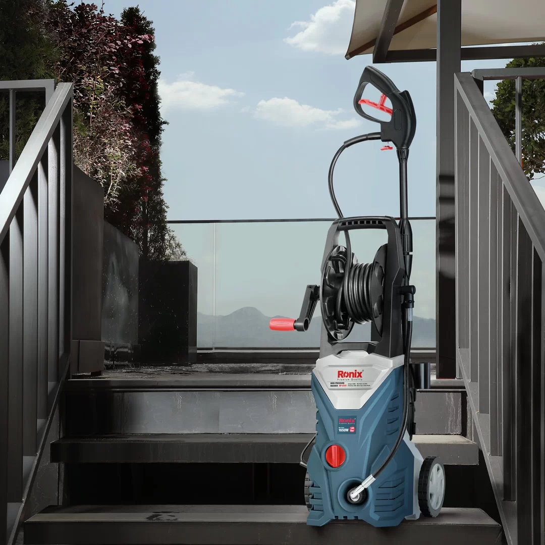 picture of an electric pressure washer