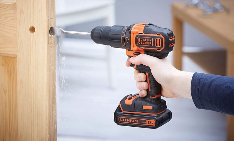 https://ronixtools.com/es/blog/wp-content/uploads/2021/12/Black-brand-screwdriver-drill.jpg