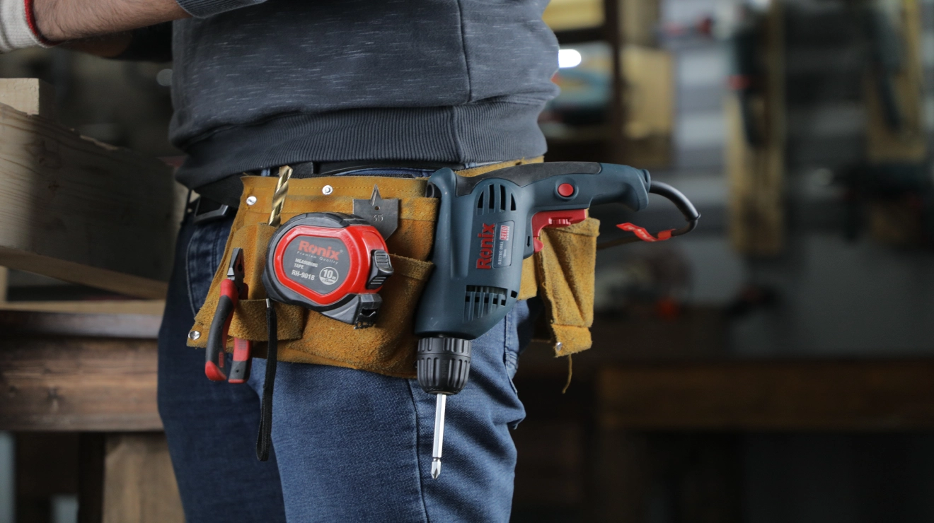 l'application de perceuse-visseuse Ronix 2210