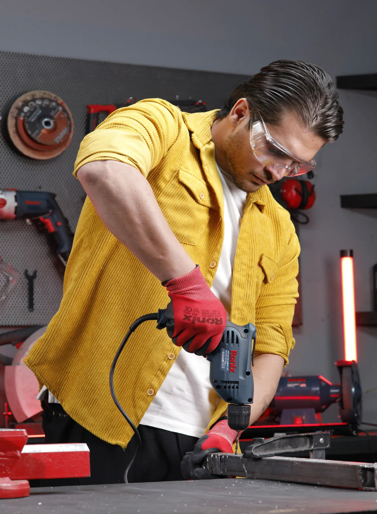 bricoler avec perceuse de Ronix