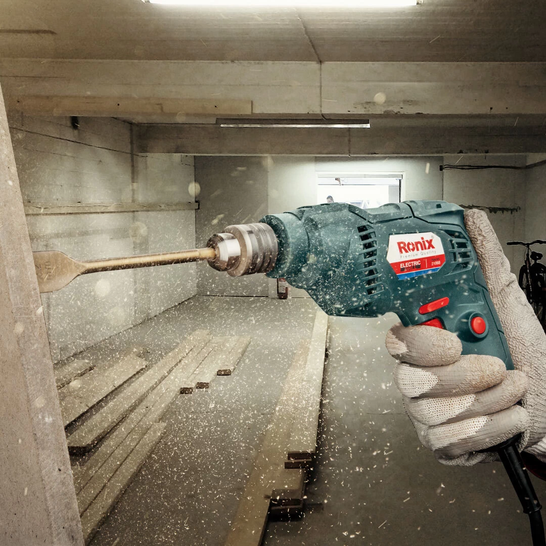 Electric Corded drill 6.5mm 400W In use