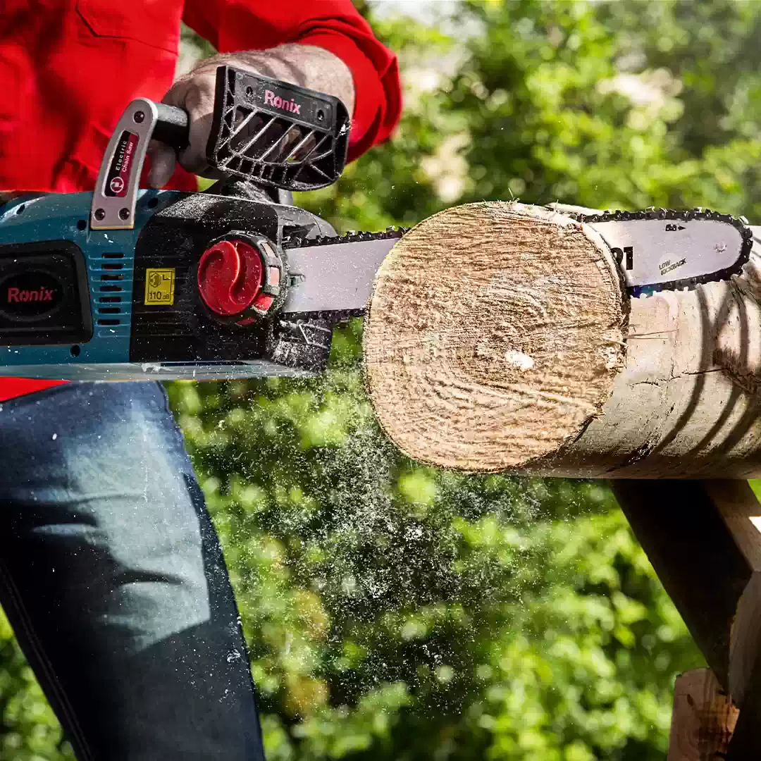 Homeowner Chainsaws - Mid Range Chainsaw Features