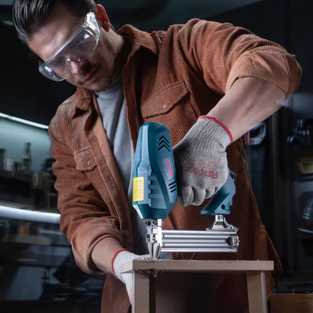 Elektrischer Nagler F30