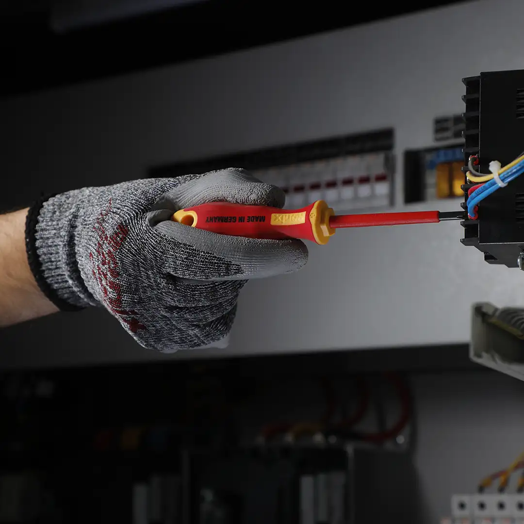 VDE Phillips Screwdriver 5*80 - German