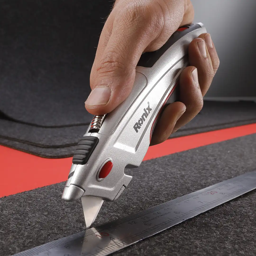 Cúter Profesional de Zinc 19mm