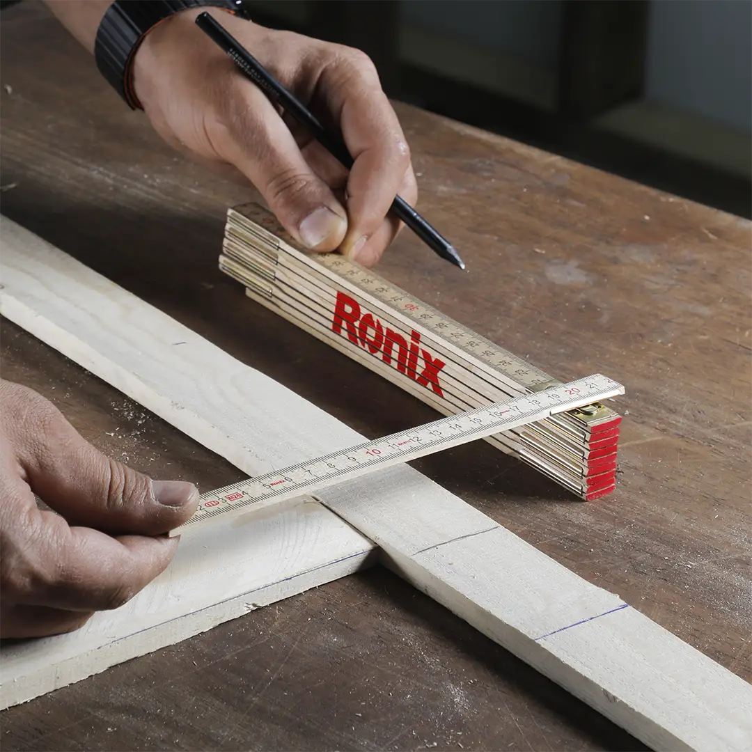 2m Wooden Folding Ruler
